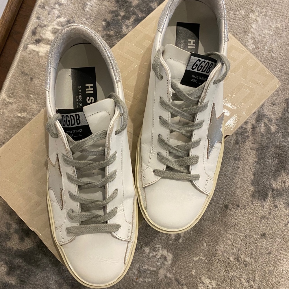 SOLD - Hi Star metallic golden goose sneakers - Picture 3 of 7